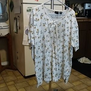 Women's short sleeve t-shirt